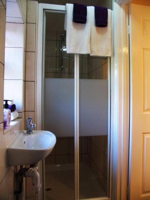 Must See, Quality 1 Bed, Romford, 20 Mins C.London Экстерьер фото